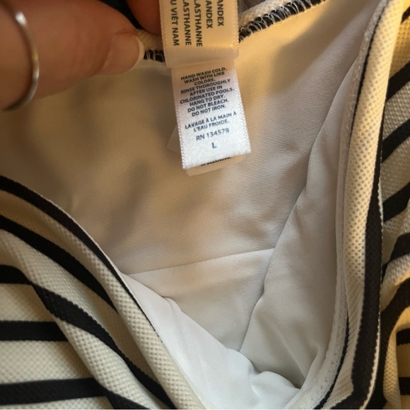 Vineyard Vines White and Black Striped One Piece Suit. Size large. - Picture 6 of 6